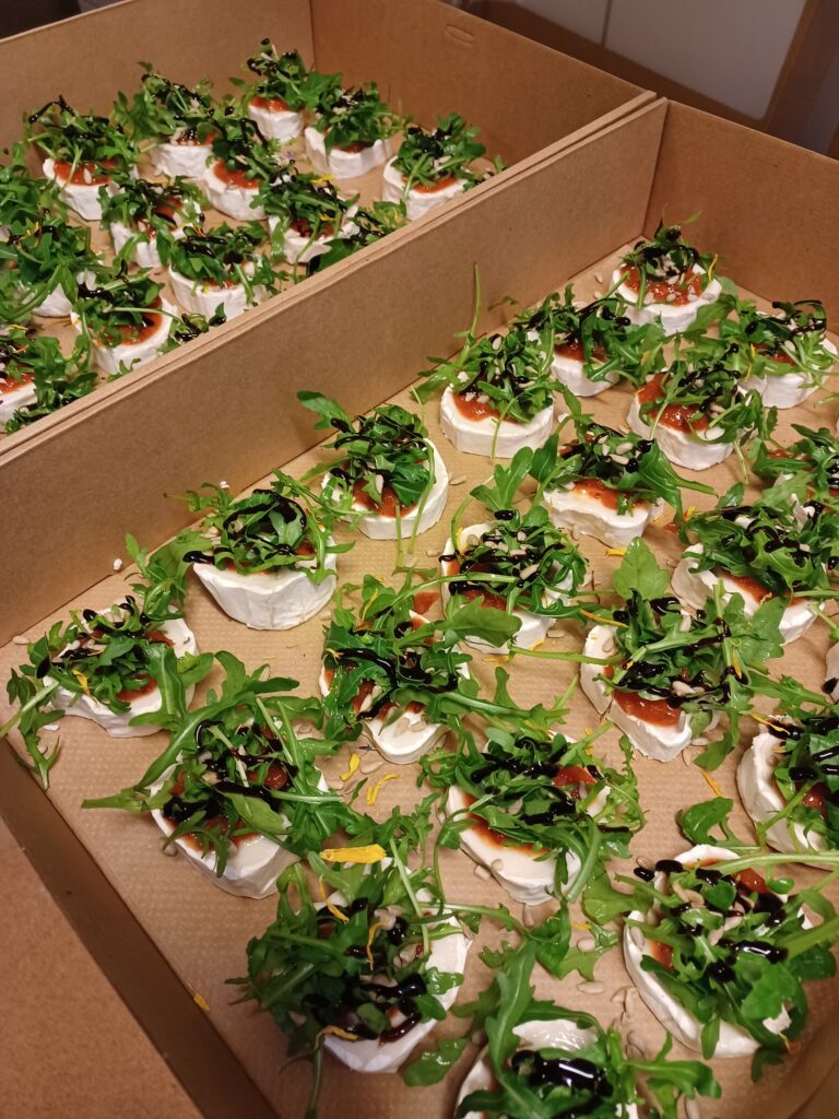 Getost Snacks med Chili Chutney